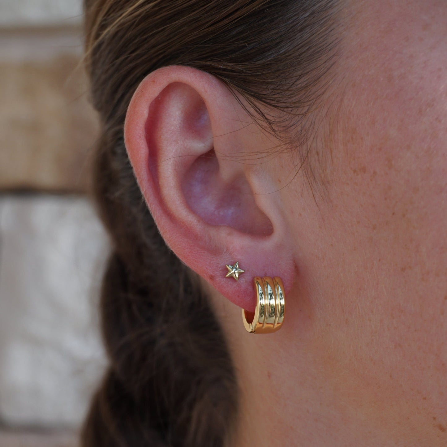 Elara Hoops